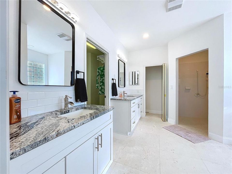 For Sale: $2,790,000 (4 beds, 3 baths, 2592 Square Feet)