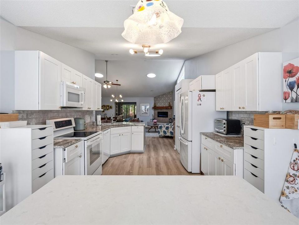 For Sale: $489,900 (3 beds, 2 baths, 2013 Square Feet)