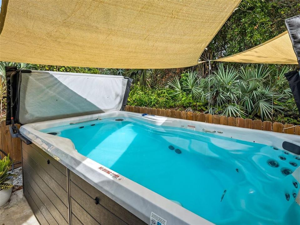 For Sale: $489,900 (3 beds, 2 baths, 2013 Square Feet)