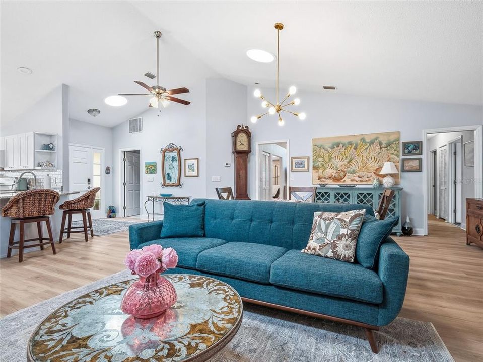 For Sale: $489,900 (3 beds, 2 baths, 2013 Square Feet)