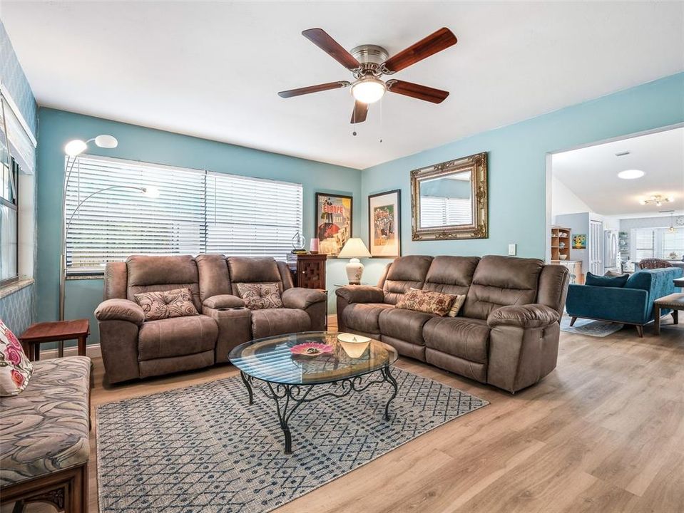 For Sale: $489,900 (3 beds, 2 baths, 2013 Square Feet)