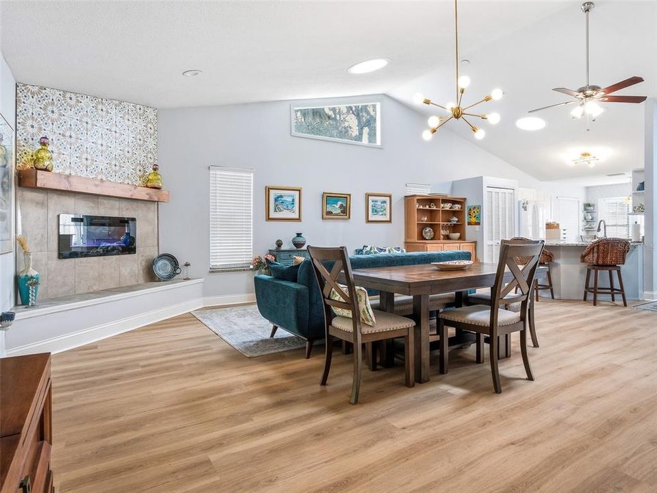 For Sale: $489,900 (3 beds, 2 baths, 2013 Square Feet)