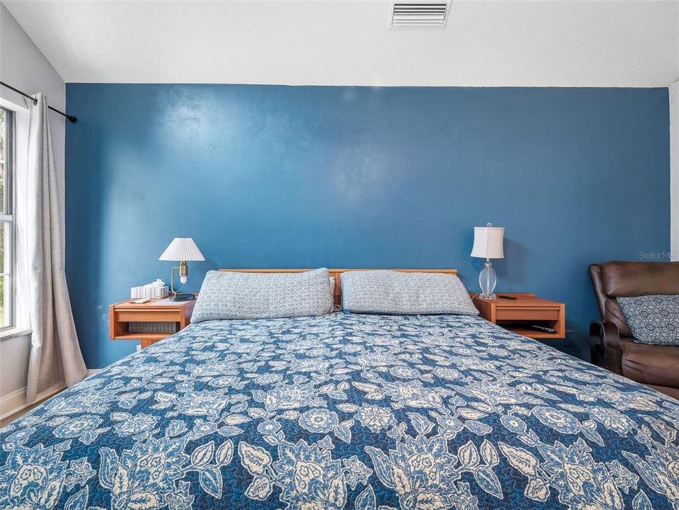 For Sale: $489,900 (3 beds, 2 baths, 2013 Square Feet)