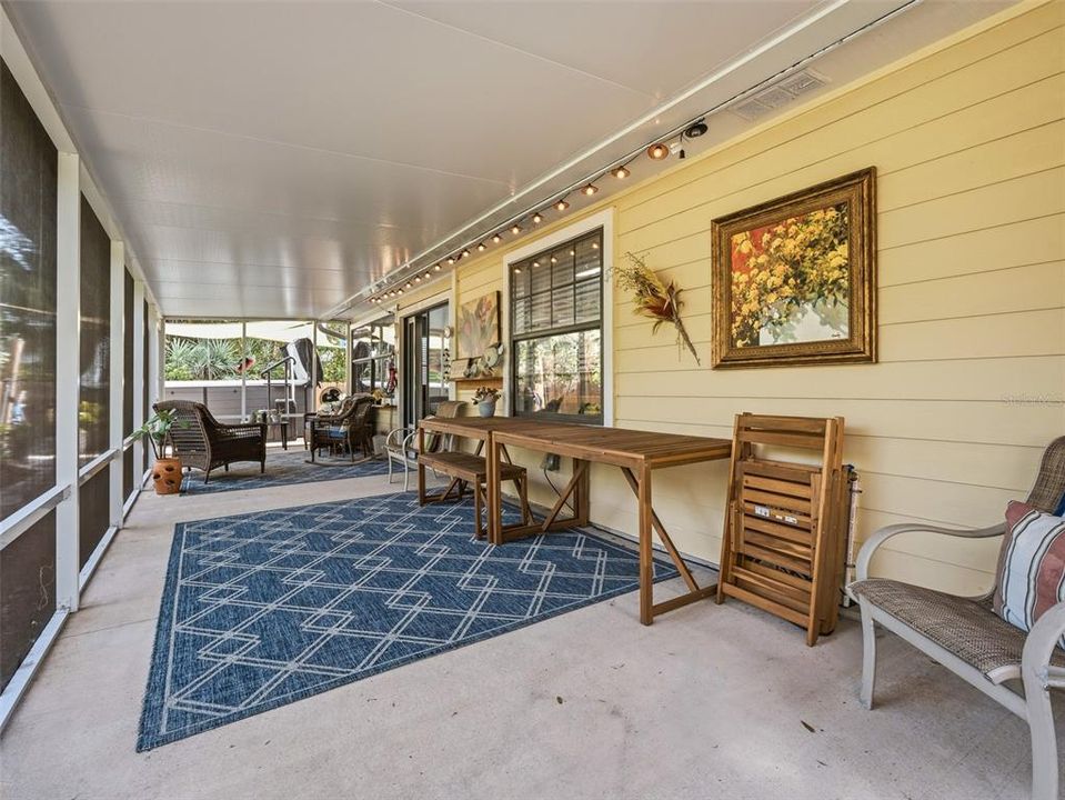 For Sale: $489,900 (3 beds, 2 baths, 2013 Square Feet)