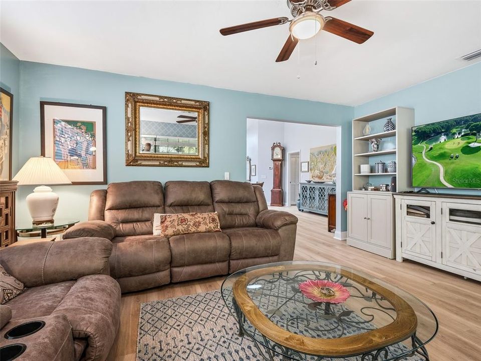 For Sale: $489,900 (3 beds, 2 baths, 2013 Square Feet)