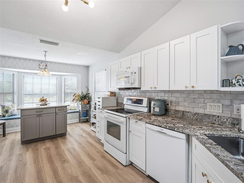 For Sale: $489,900 (3 beds, 2 baths, 2013 Square Feet)