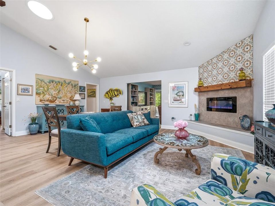 For Sale: $489,900 (3 beds, 2 baths, 2013 Square Feet)