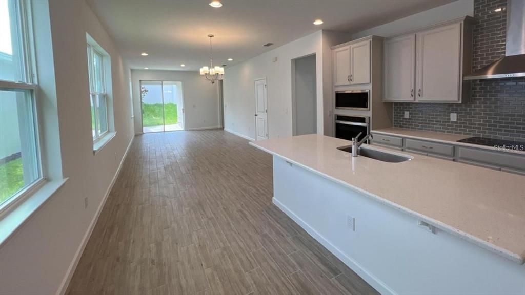 For Rent: $2,750 (4 beds, 2 baths, 1644 Square Feet)