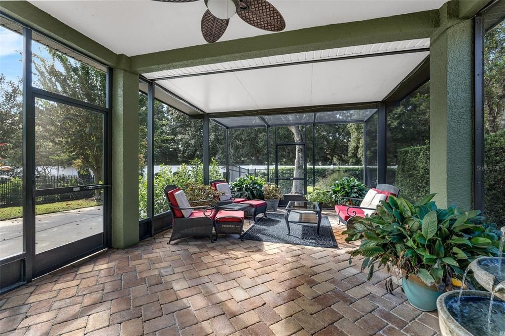 For Sale: $739,000 (5 beds, 3 baths, 3000 Square Feet)