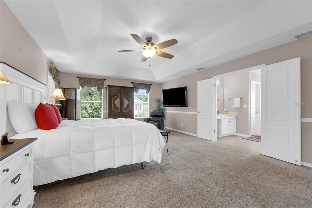 For Sale: $739,000 (5 beds, 3 baths, 3000 Square Feet)