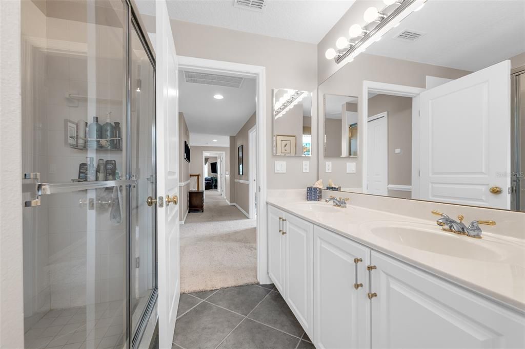 For Sale: $739,000 (5 beds, 3 baths, 3000 Square Feet)