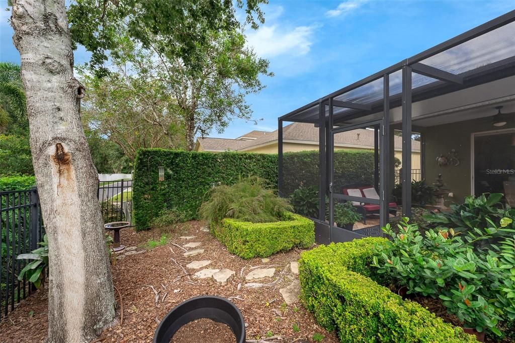 For Sale: $739,000 (5 beds, 3 baths, 3000 Square Feet)