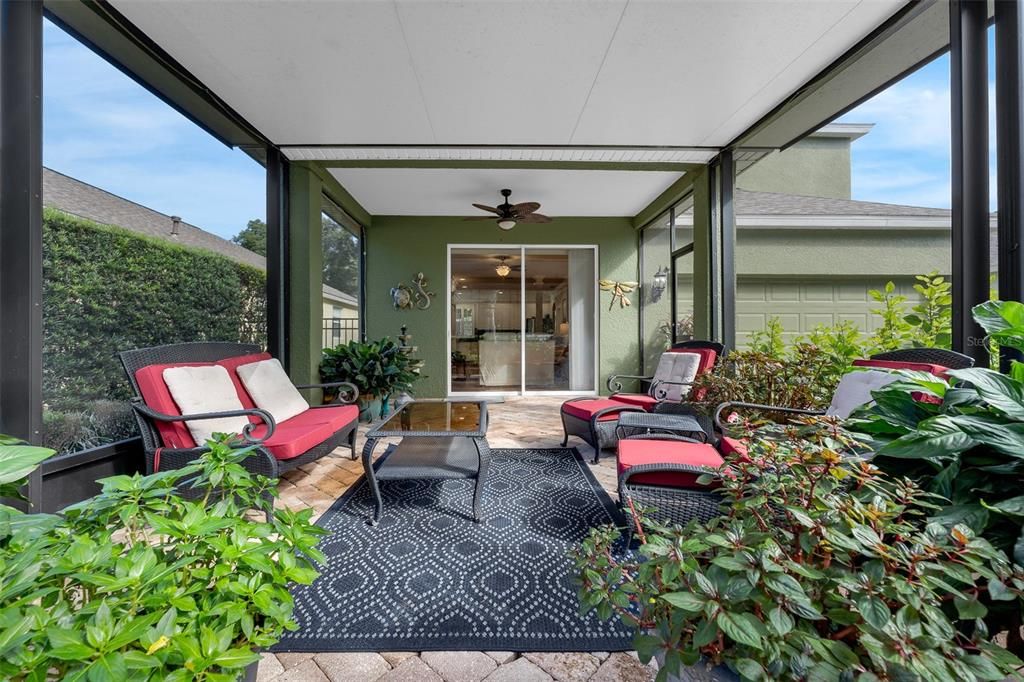 For Sale: $739,000 (5 beds, 3 baths, 3000 Square Feet)