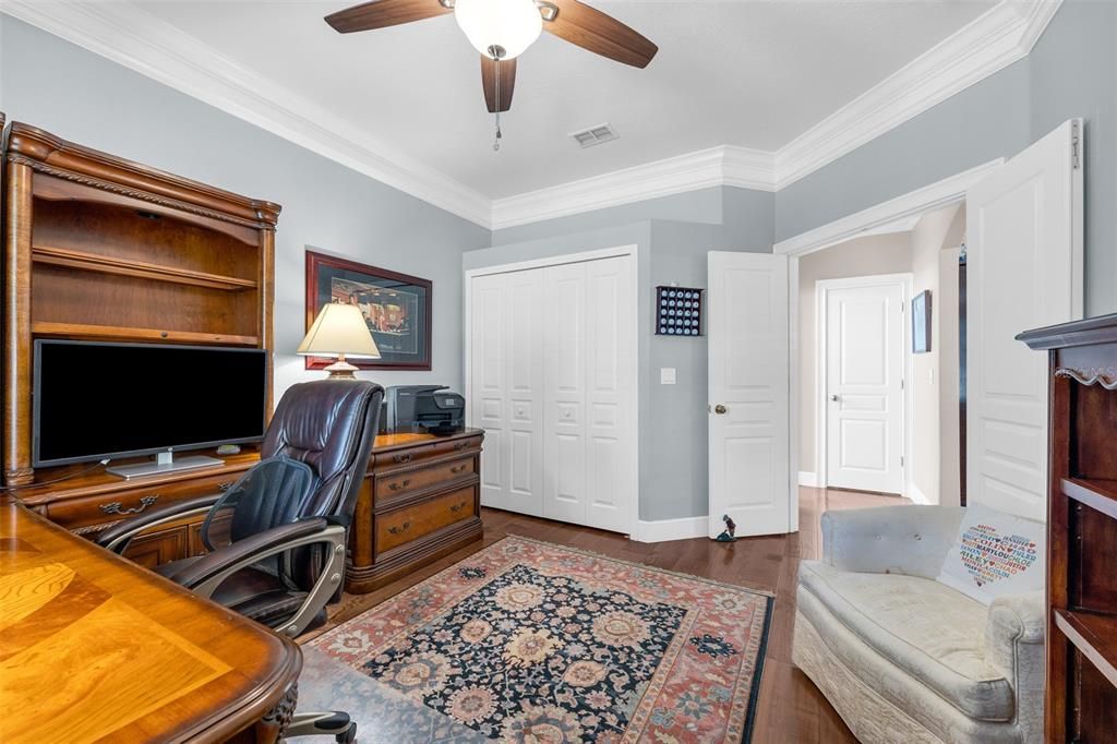 For Sale: $739,000 (5 beds, 3 baths, 3000 Square Feet)