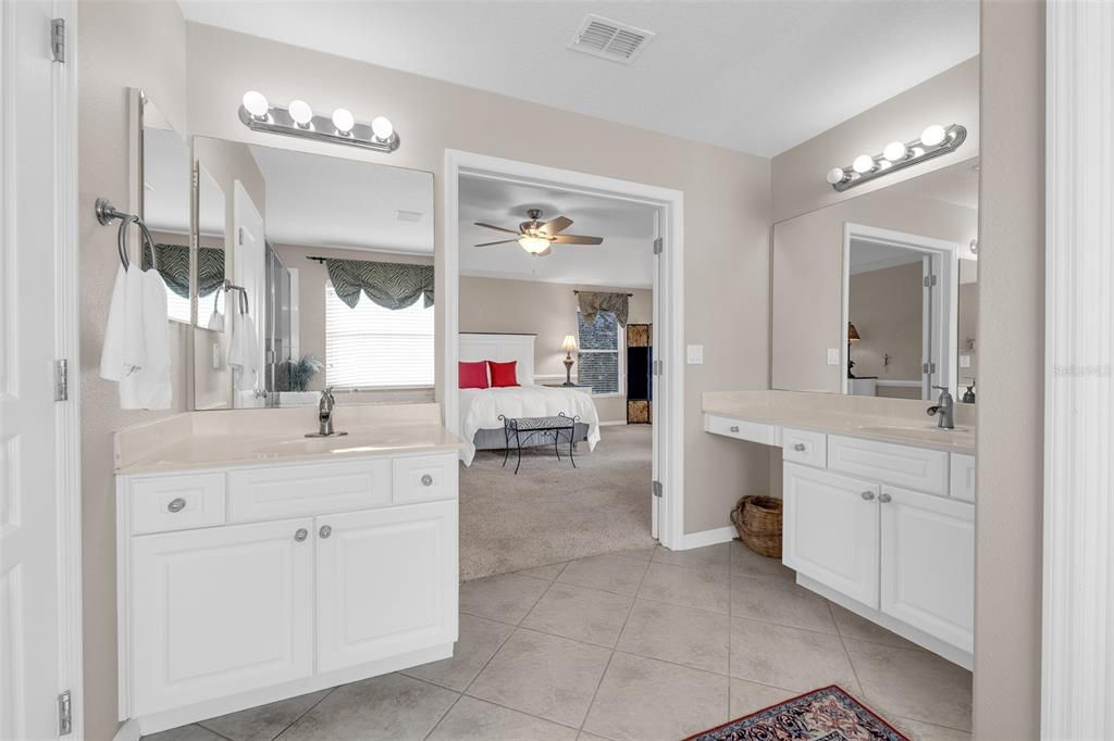 For Sale: $739,000 (5 beds, 3 baths, 3000 Square Feet)