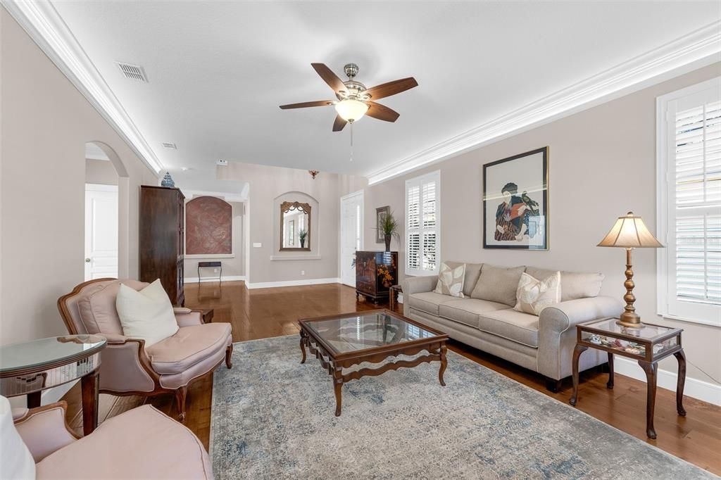 For Sale: $739,000 (5 beds, 3 baths, 3000 Square Feet)