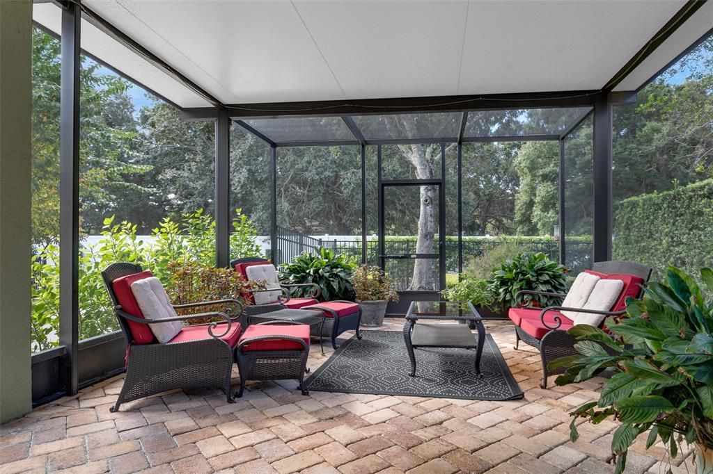 For Sale: $739,000 (5 beds, 3 baths, 3000 Square Feet)