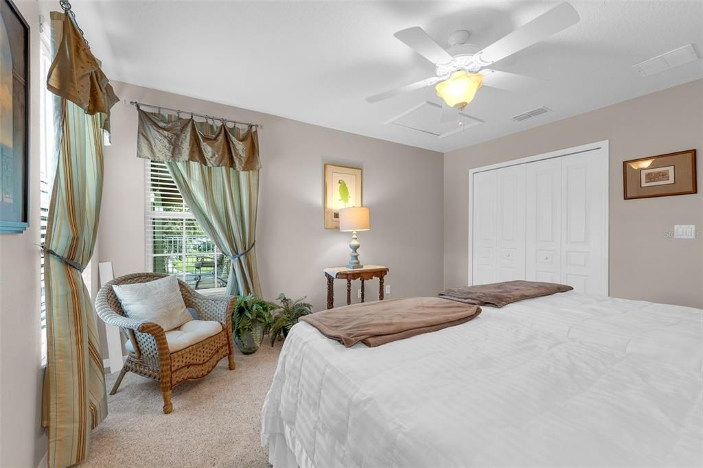 For Sale: $739,000 (5 beds, 3 baths, 3000 Square Feet)