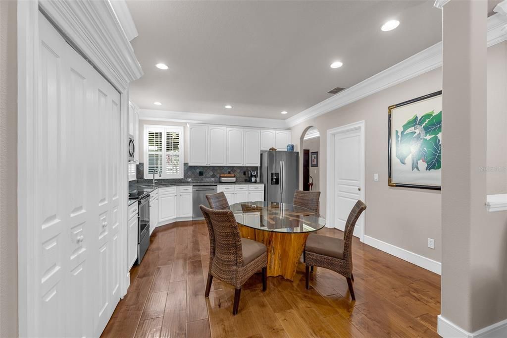 For Sale: $739,000 (5 beds, 3 baths, 3000 Square Feet)