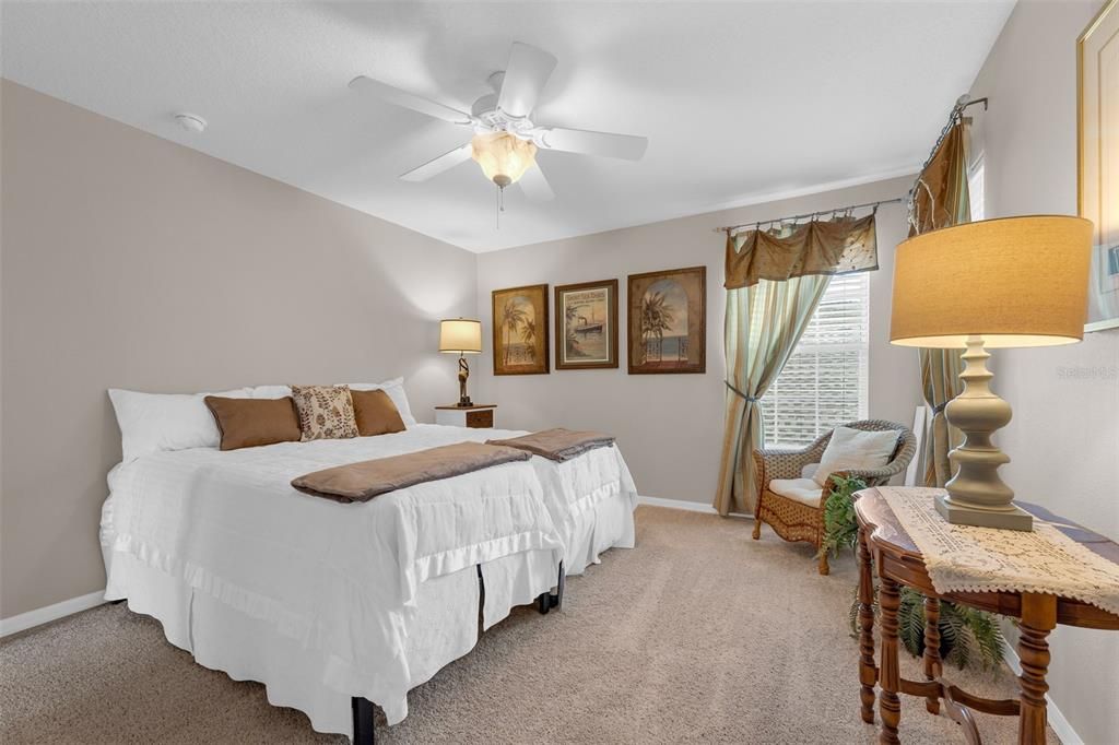 For Sale: $739,000 (5 beds, 3 baths, 3000 Square Feet)