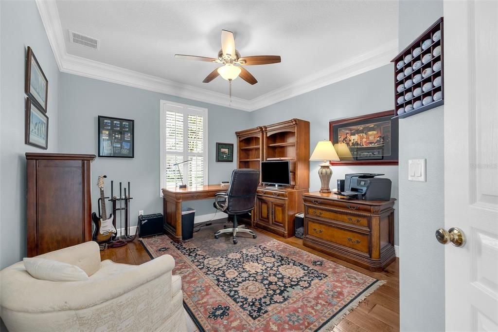 For Sale: $739,000 (5 beds, 3 baths, 3000 Square Feet)