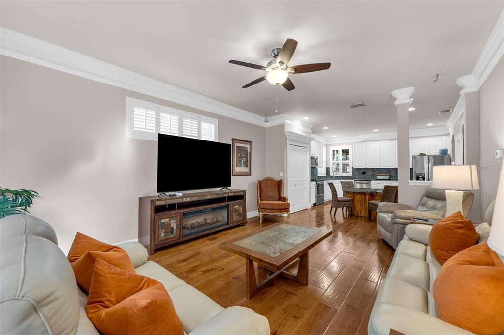 For Sale: $739,000 (5 beds, 3 baths, 3000 Square Feet)