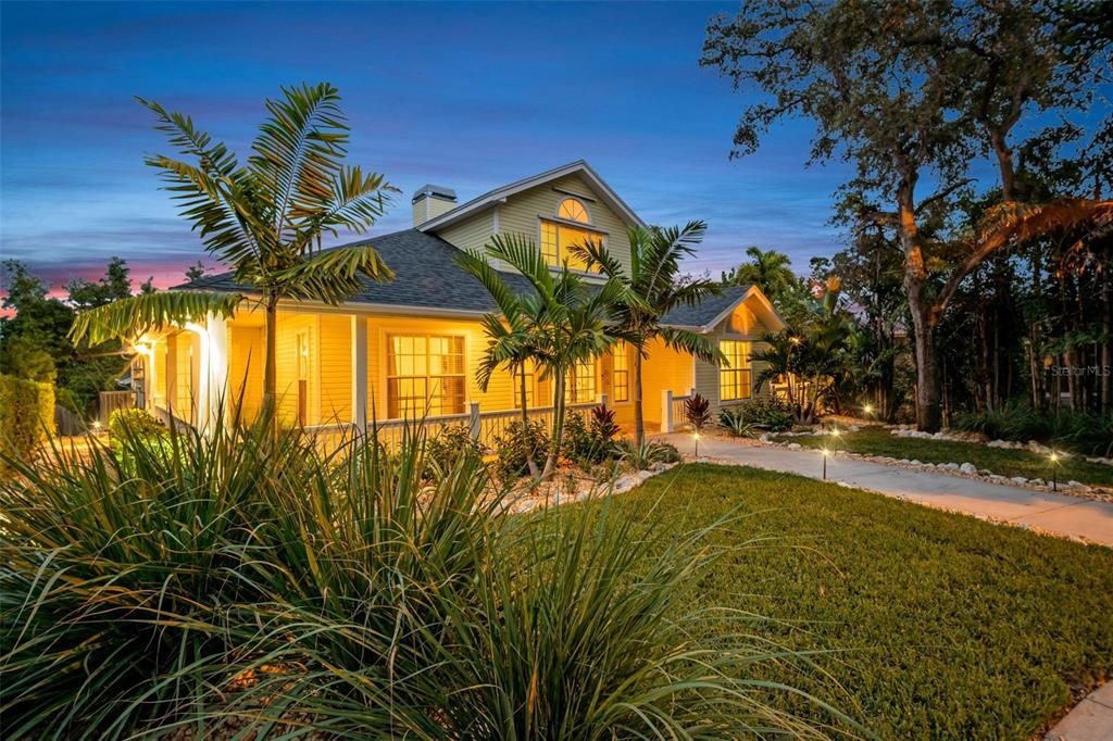 For Sale: $1,099,900 (3 beds, 3 baths, 2648 Square Feet)