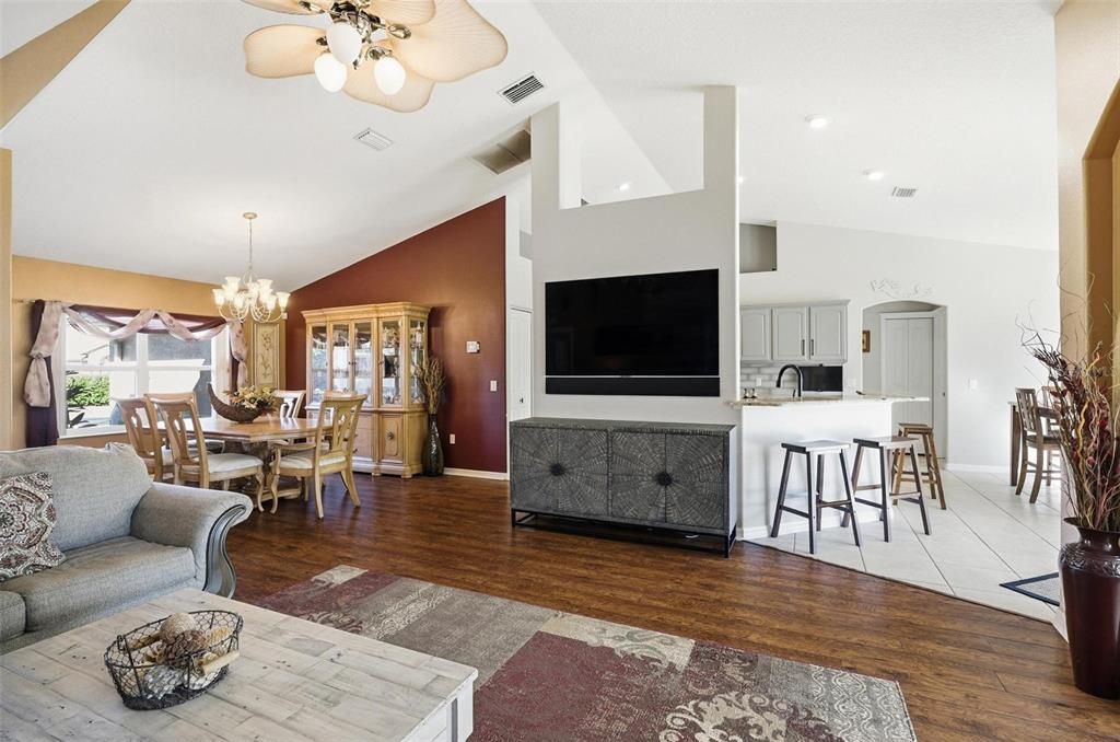 Active With Contract: $450,000 (3 beds, 2 baths, 1851 Square Feet)