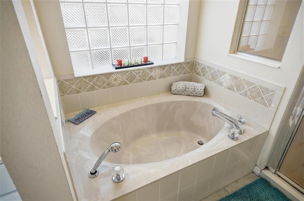 Active With Contract: $450,000 (3 beds, 2 baths, 1851 Square Feet)