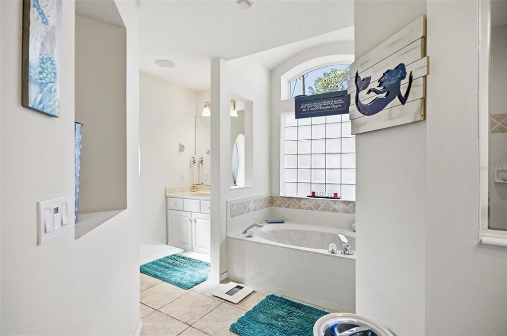 Active With Contract: $450,000 (3 beds, 2 baths, 1851 Square Feet)