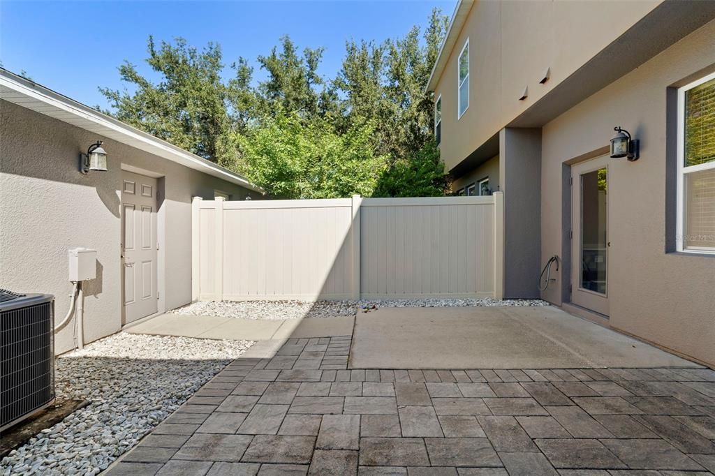 Под контрактом: $350,000 (3 спален, 2 ванн, 1440 Квадратных фут)