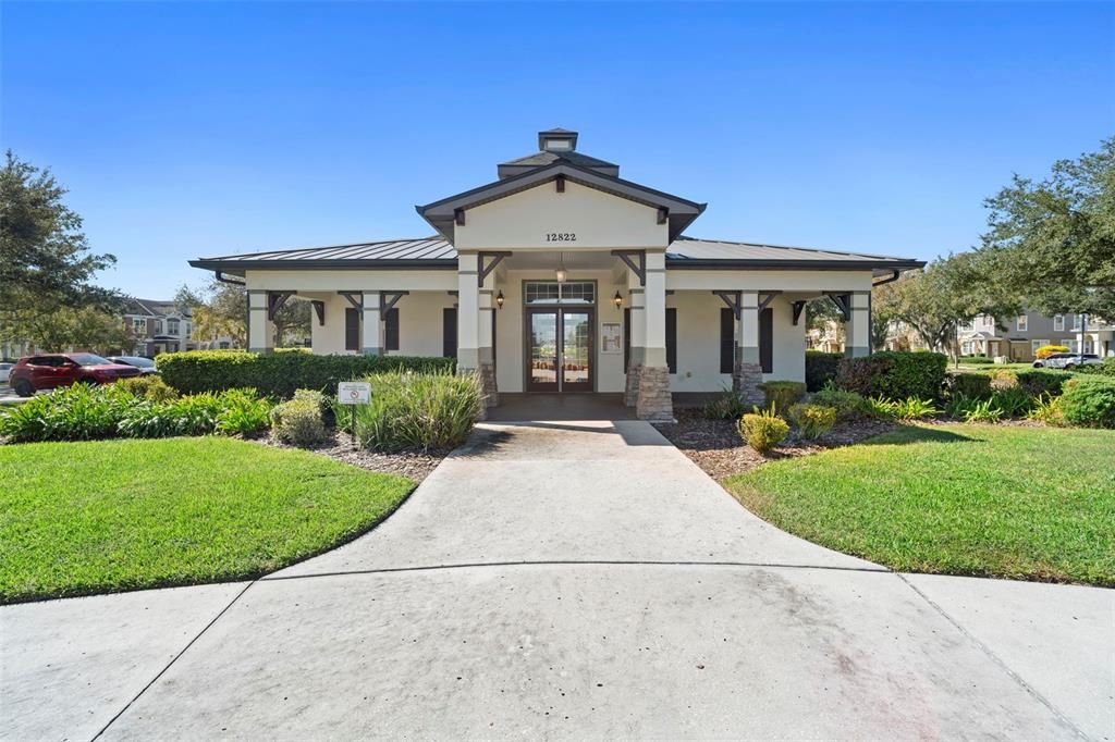 Под контрактом: $350,000 (3 спален, 2 ванн, 1440 Квадратных фут)