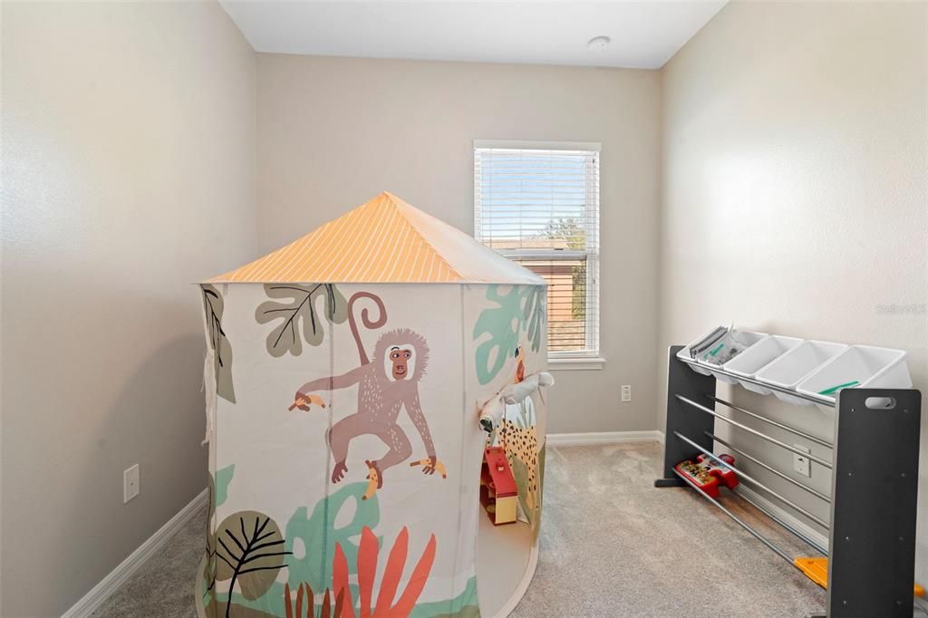 Под контрактом: $350,000 (3 спален, 2 ванн, 1440 Квадратных фут)