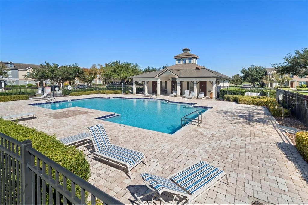 Под контрактом: $350,000 (3 спален, 2 ванн, 1440 Квадратных фут)