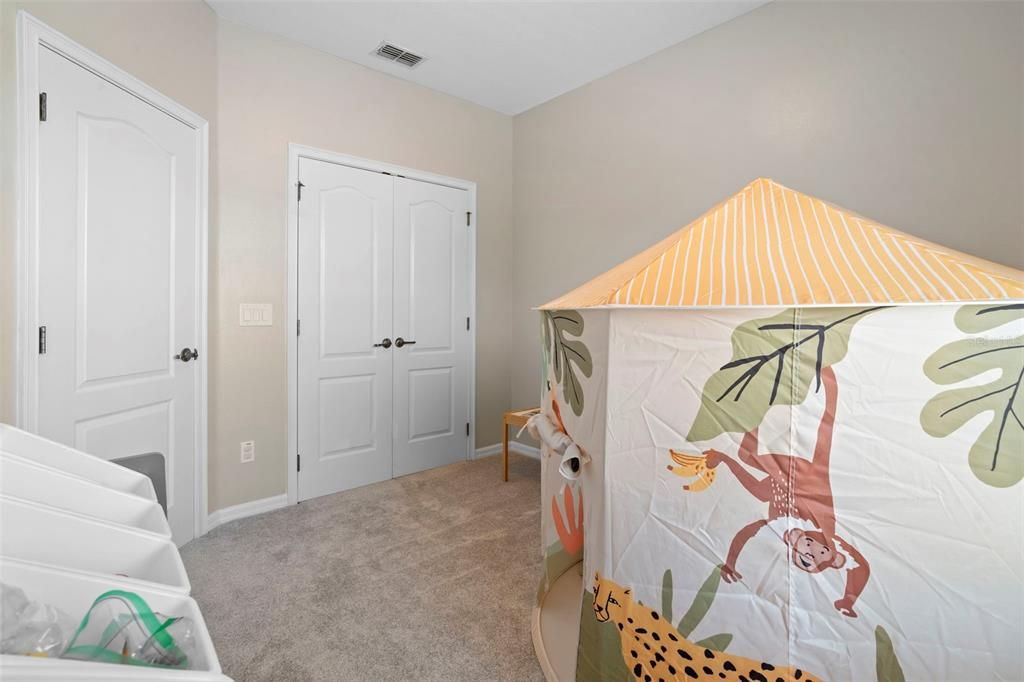 Под контрактом: $350,000 (3 спален, 2 ванн, 1440 Квадратных фут)