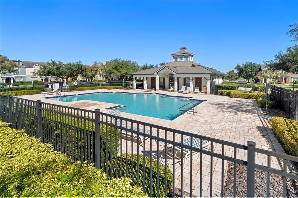 Под контрактом: $350,000 (3 спален, 2 ванн, 1440 Квадратных фут)