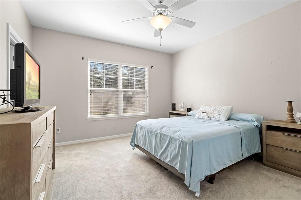 Под контрактом: $350,000 (3 спален, 2 ванн, 1440 Квадратных фут)