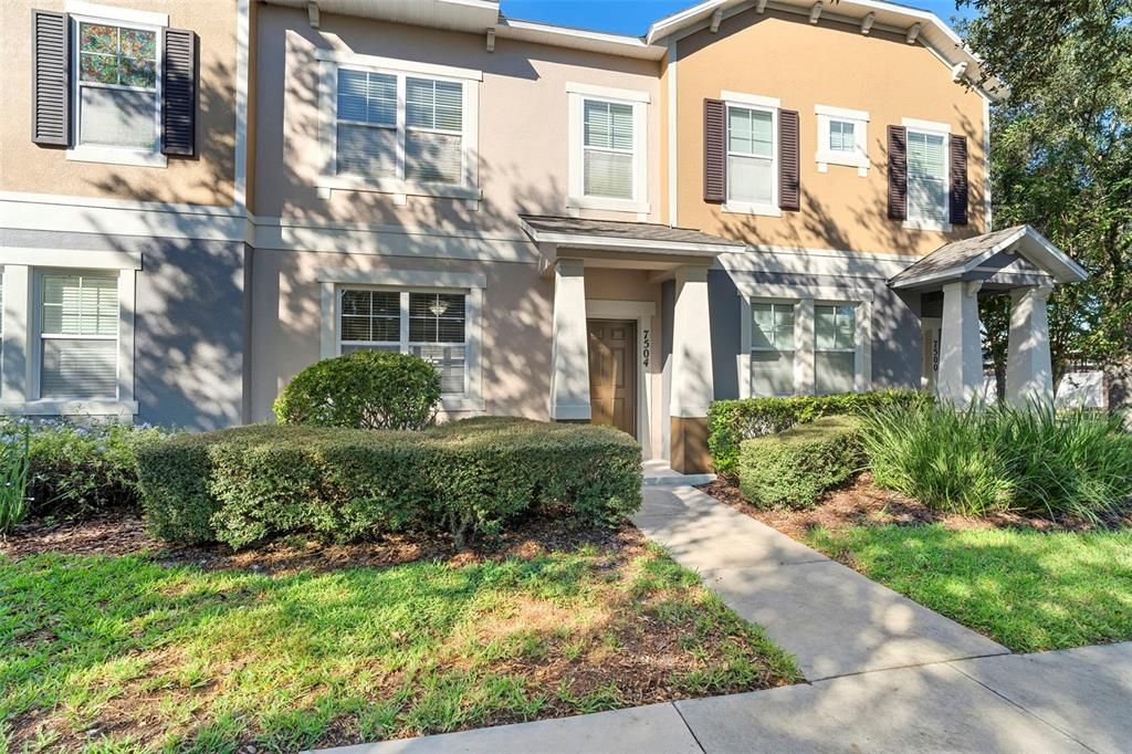 Под контрактом: $350,000 (3 спален, 2 ванн, 1440 Квадратных фут)