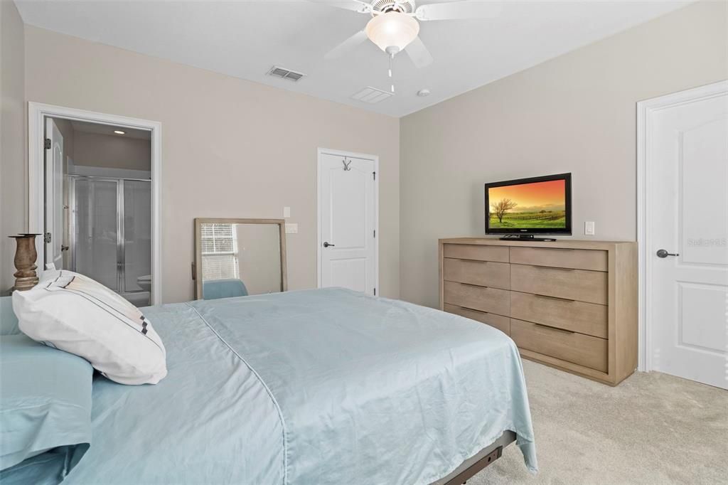 Под контрактом: $350,000 (3 спален, 2 ванн, 1440 Квадратных фут)