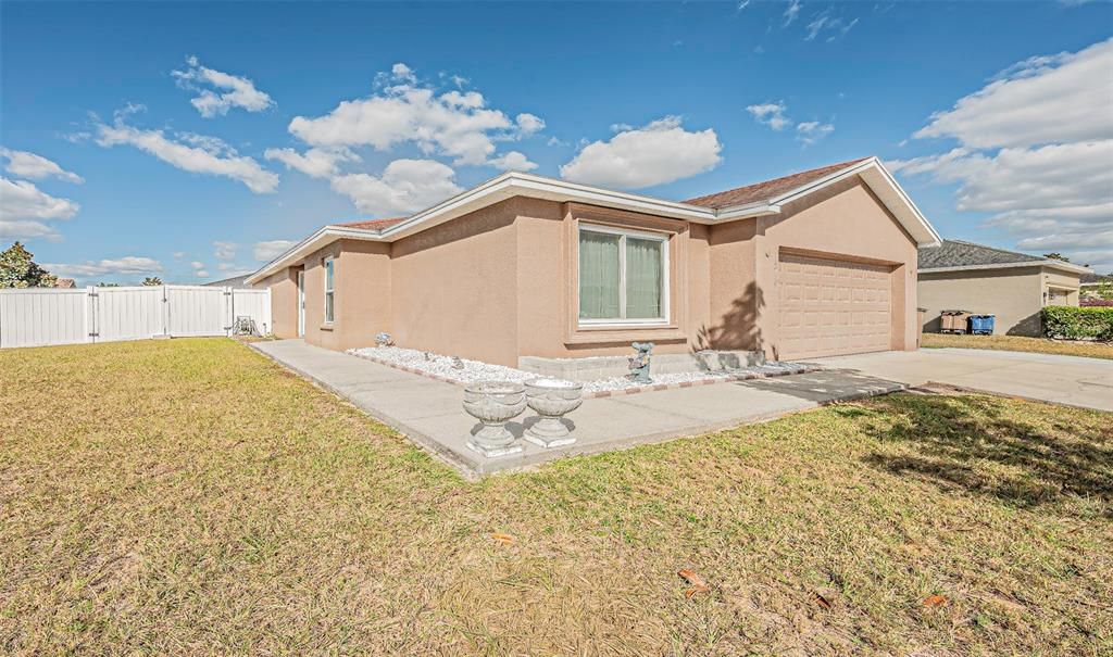 For Sale: $295,000 (3 beds, 2 baths, 1468 Square Feet)