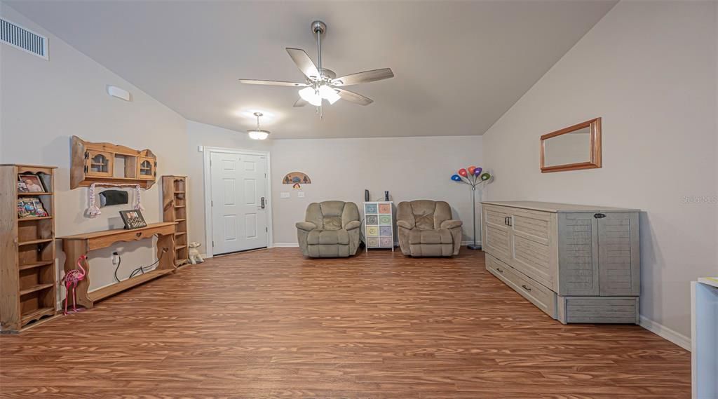 For Sale: $295,000 (3 beds, 2 baths, 1468 Square Feet)