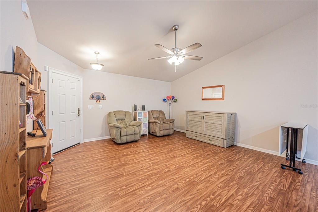 For Sale: $295,000 (3 beds, 2 baths, 1468 Square Feet)