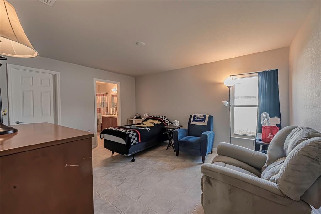 For Sale: $295,000 (3 beds, 2 baths, 1468 Square Feet)