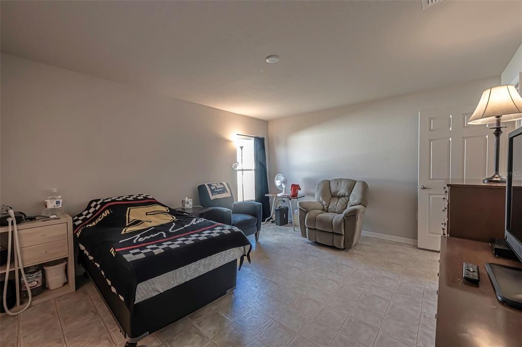 For Sale: $295,000 (3 beds, 2 baths, 1468 Square Feet)