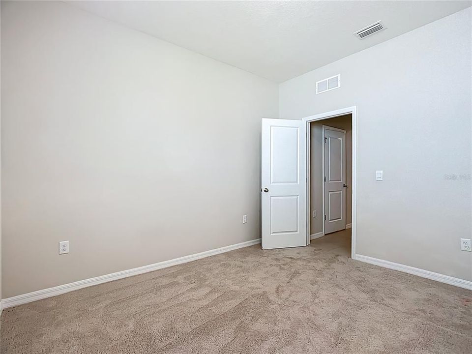 出租: $2,500 (4 贝兹, 2 浴室, 2035 平方英尺)