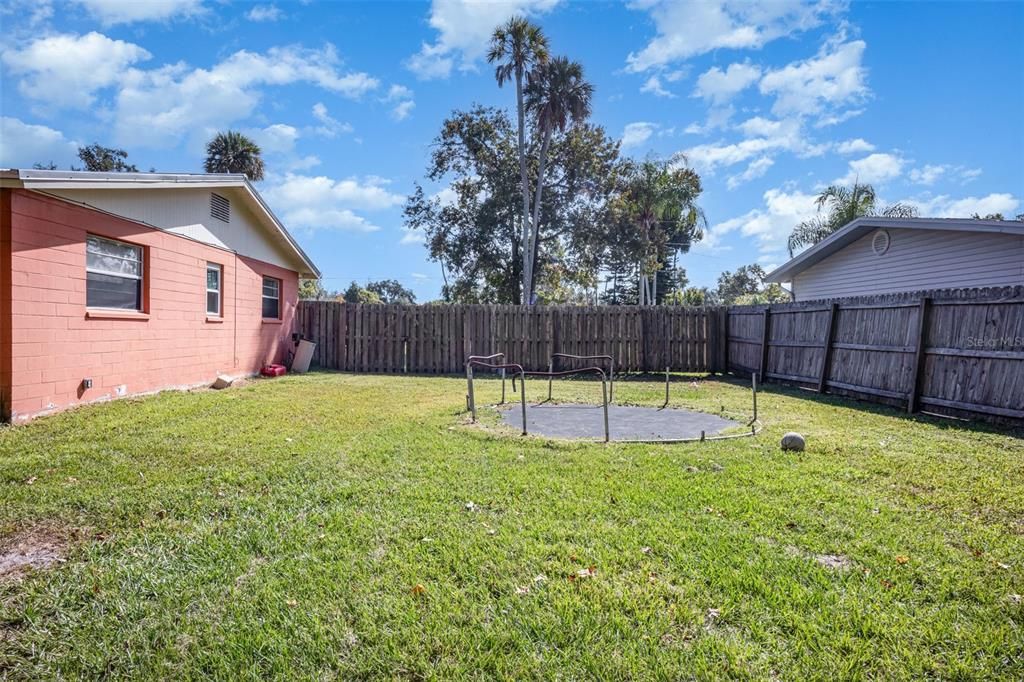 For Sale: $320,000 (3 beds, 2 baths, 2086 Square Feet)