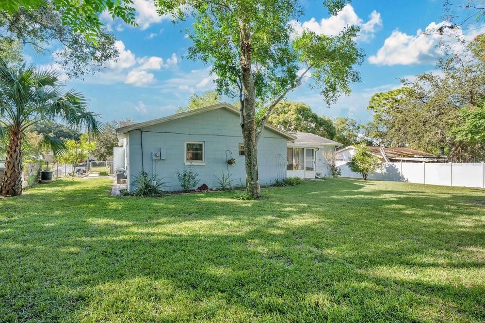 合同活跃: $350,000 (3 贝兹, 2 浴室, 1430 平方英尺)