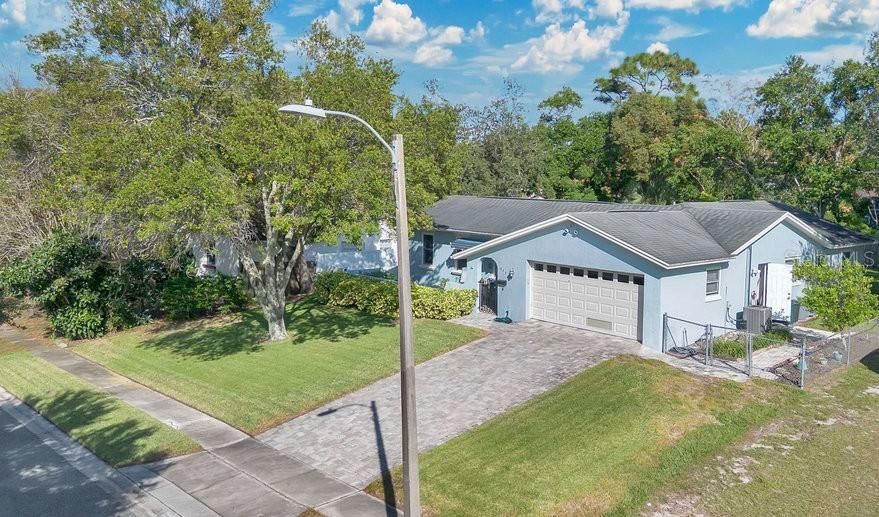 合同活跃: $350,000 (3 贝兹, 2 浴室, 1430 平方英尺)