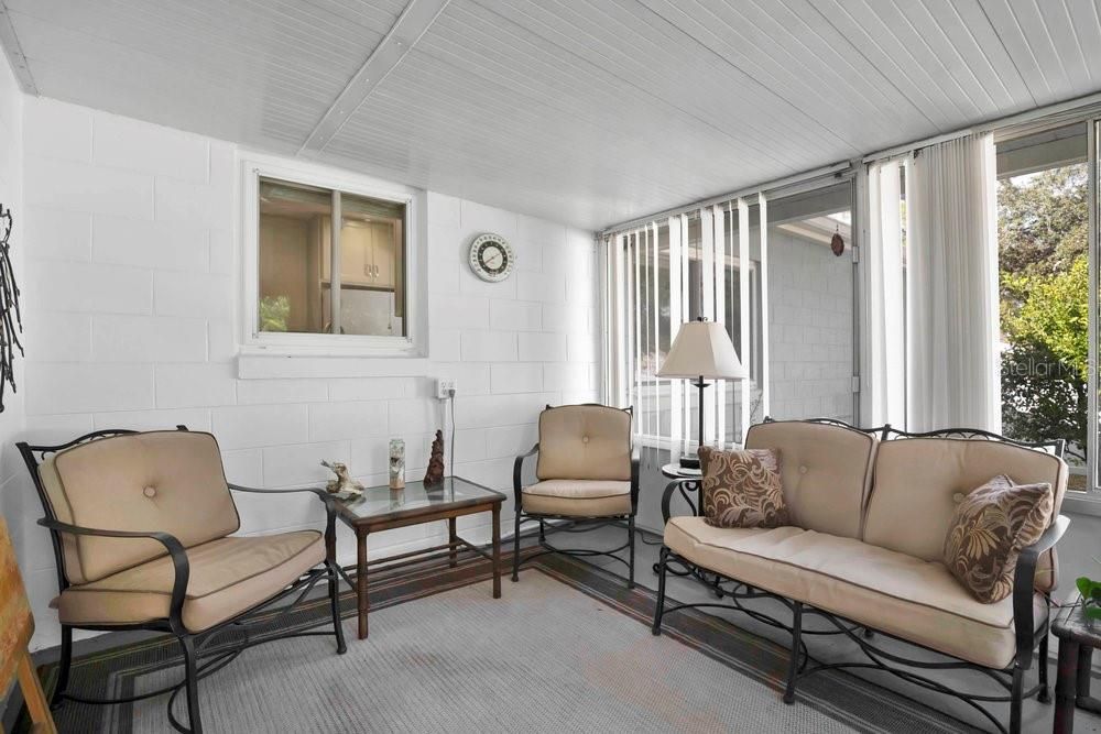 合同活跃: $350,000 (3 贝兹, 2 浴室, 1430 平方英尺)