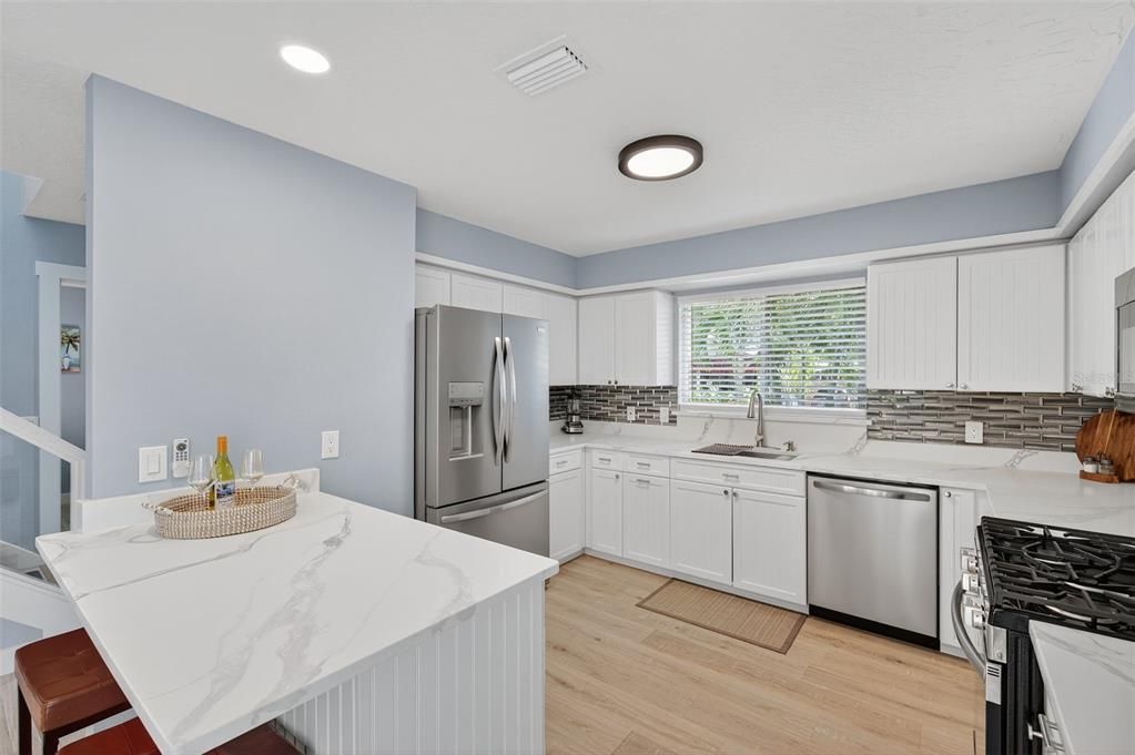 На продажу: $489,900 (3 спален, 2 ванн, 1425 Квадратных фут)